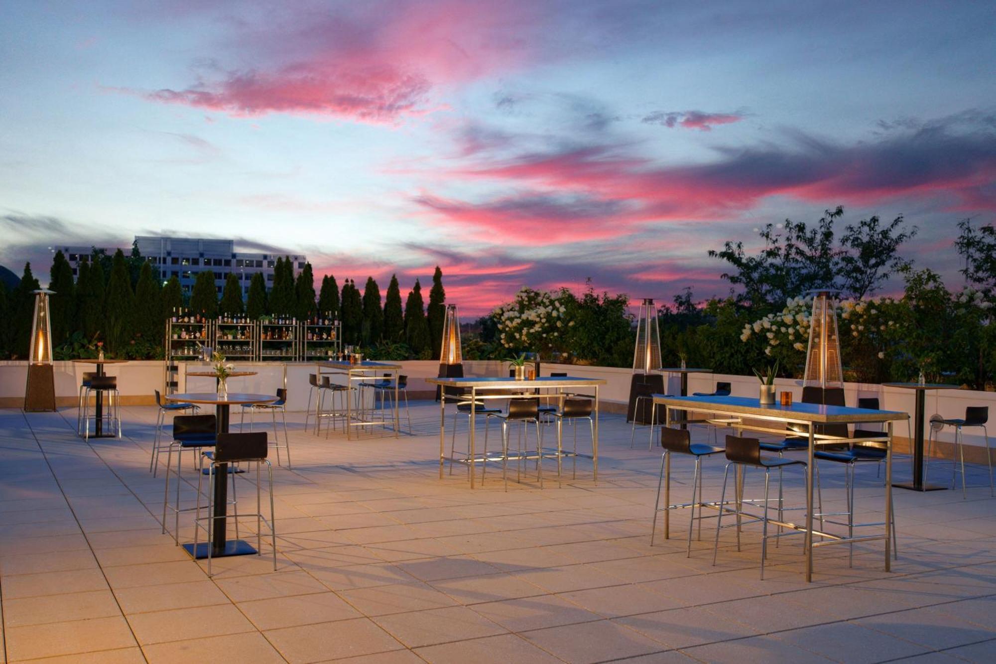 Renaissance Schaumburg Convention Center Hotel Dış mekan fotoğraf