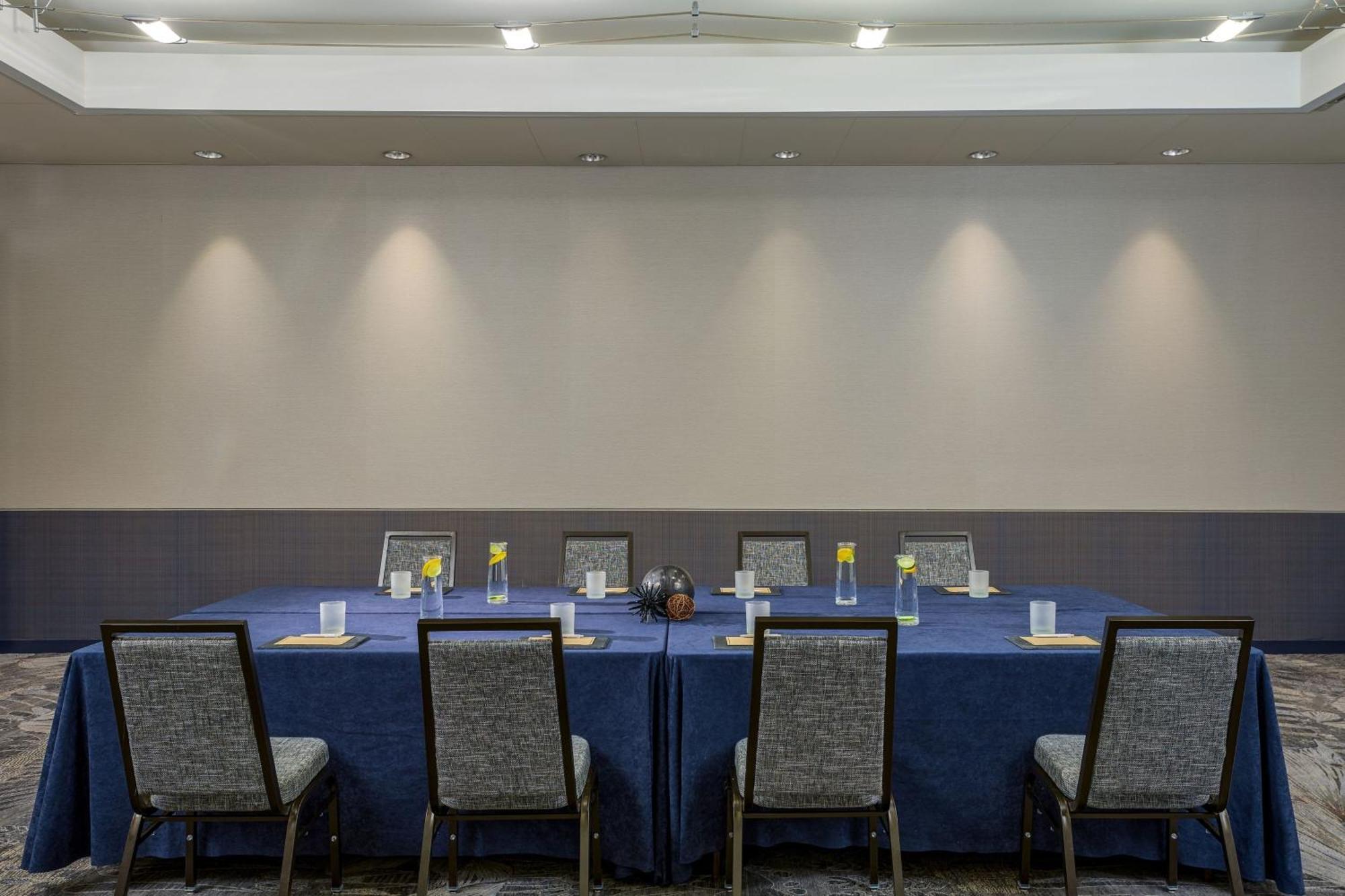 Renaissance Schaumburg Convention Center Hotel Dış mekan fotoğraf