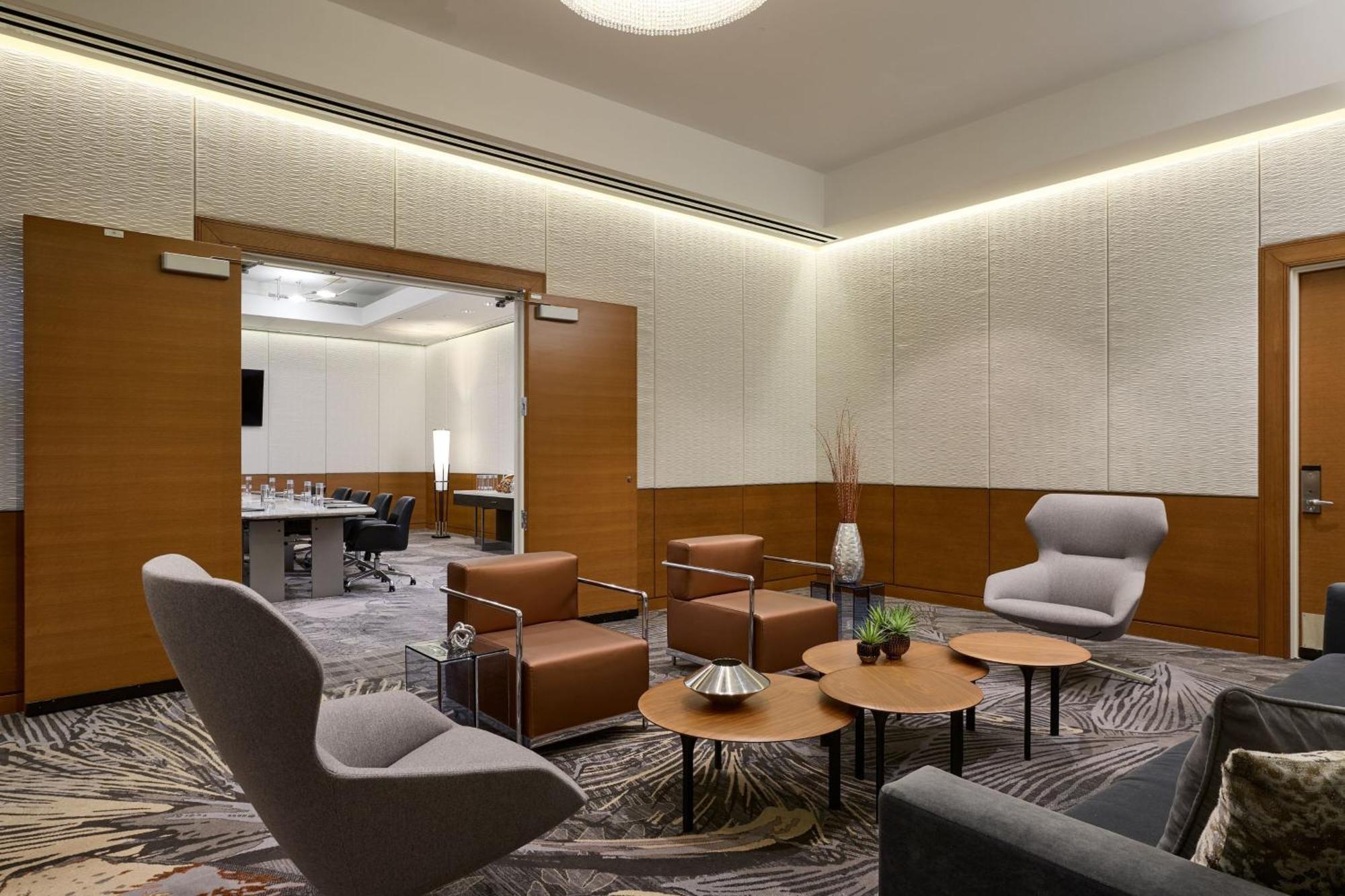 Renaissance Schaumburg Convention Center Hotel Dış mekan fotoğraf